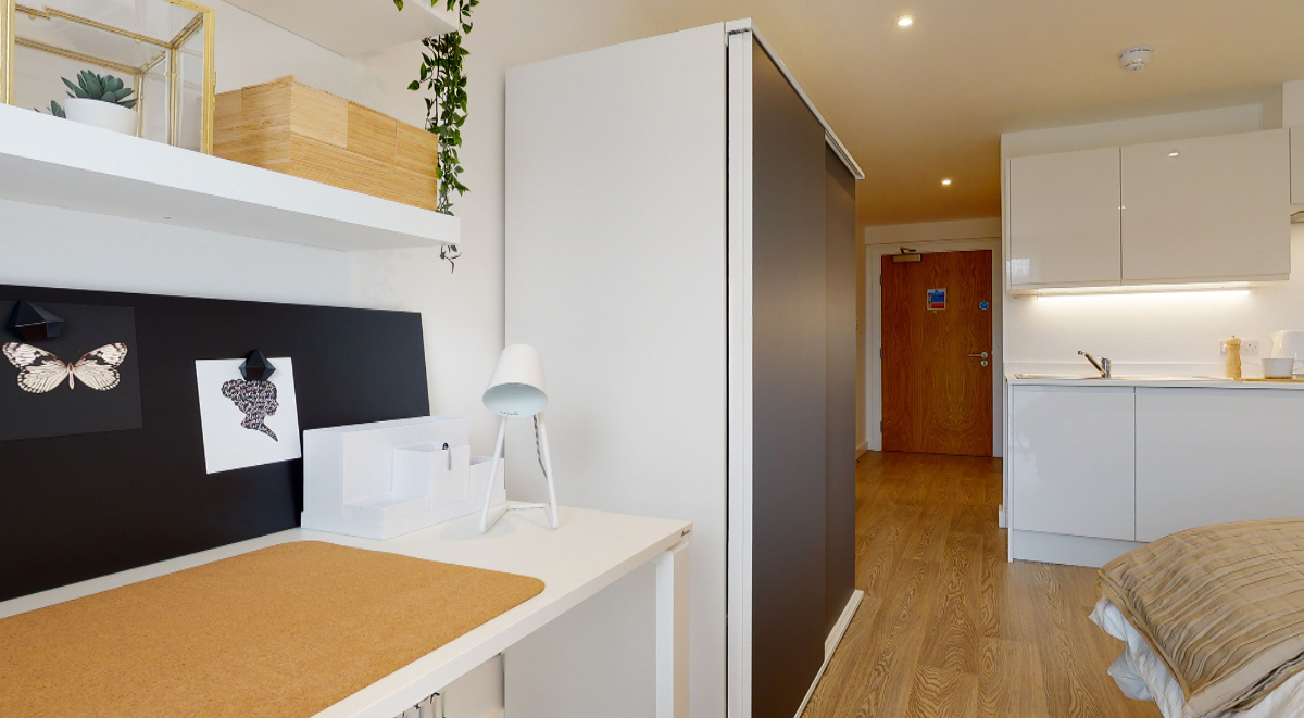 Deluxe En-suite at One London Road in Newcastle-under-Lyme